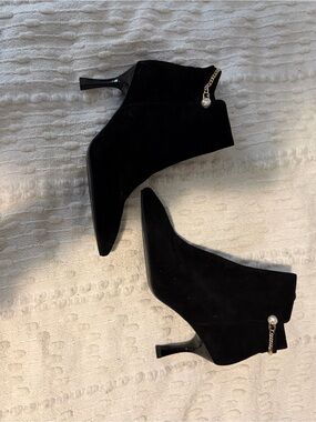 Comely Women's Black Suede Ankle Boots with Chain Accent